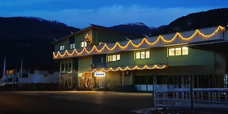 WEGER Gebäude Weihnachten2025